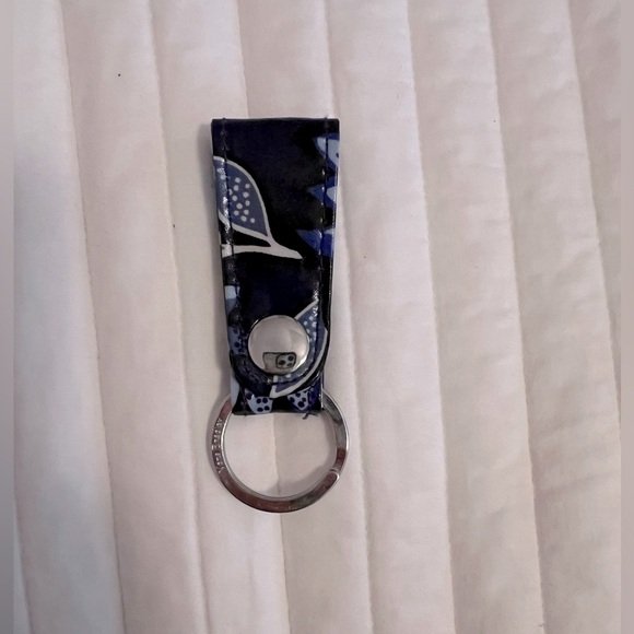 vera bradley key holder keychain - Picture 1 of 4